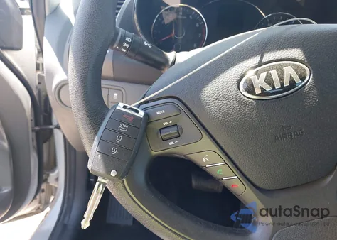 2017 Kia Forte Lx z USA, uszkodzony, nr VIN 3KPFK4A70HE082242